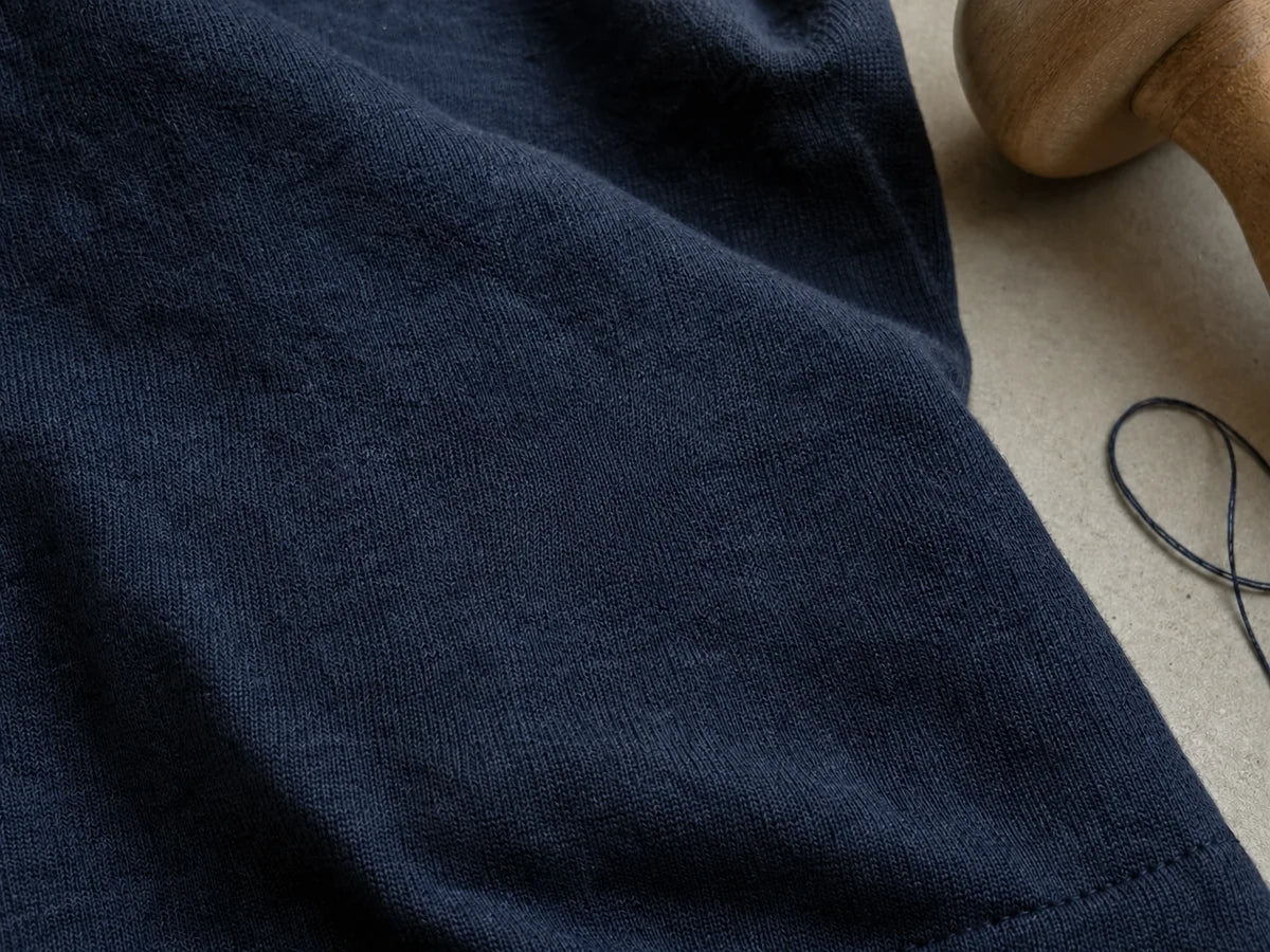 Loch in Kleidung stopfen